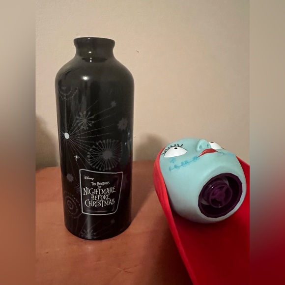 NIGHTMARE BEFORE CHRISTMAS Jack and Sally Aluminum Bottles - Picture 8 of 10